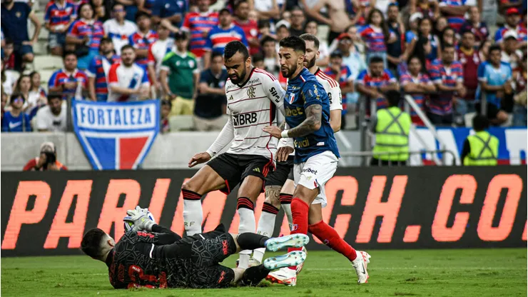Fortaleza chegou a quarta derrota consecitiva no Brasileirão ao ser derrotado por 2 a 0 pelo Flamengo. Kely Pereira/AGIF