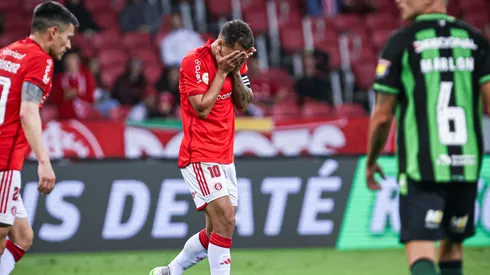 Alan Patrick jogador do Internacional lamenta durante partida contra o America-MG no estadio Beira-Rio pelo campeonato Brasileiro A 2023. Foto: Maxi Franzoi/AGIF