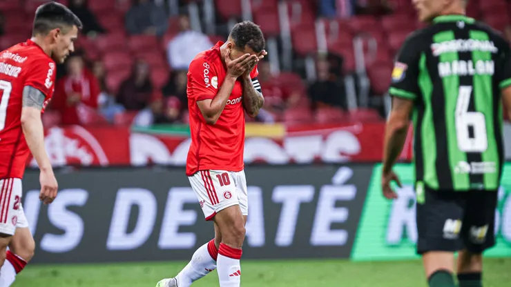 Alan Patrick jogador do Internacional lamenta durante partida contra o America-MG no estadio Beira-Rio pelo campeonato Brasileiro A 2023. Foto: Maxi Franzoi/AGIF