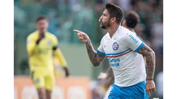 Foto: Heber Gomes/AGIF - Everaldo marca gol pelo Bahia em jogo do Brasileirão