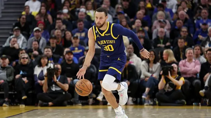 Curry vem brilhando no começo da temporada da NBA