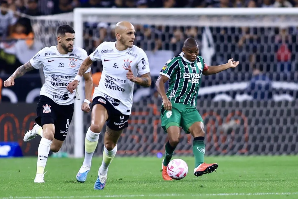 Fabio Santos, jogador do Corinthians - Foto: Marcello Zambrana/AGIF
