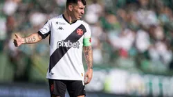 GO - GOIANIA - 29/10/2023 - BRASILEIRO A 2023, GOIAS X VASCO - Medel jogador do Vasco durante partida contra o Goias no estadio Serrinha pelo campeonato Brasileiro A 2023. Foto: Isabela Azine/AGIF