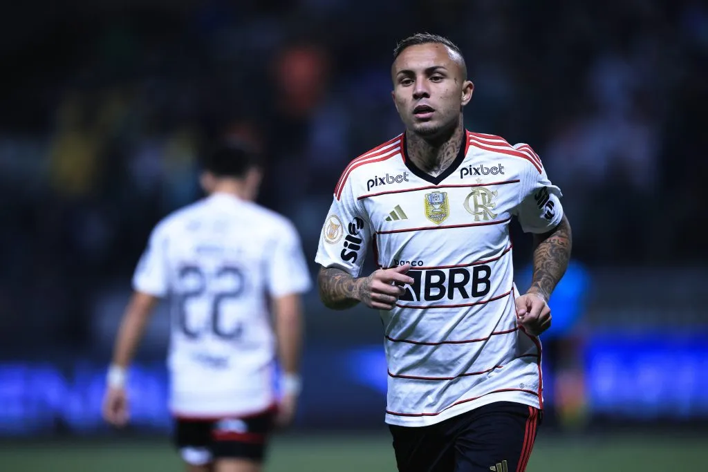 Everton Cebolinha jogador do Flamengo durante partida contra o Palmeiras. Foto: Ettore Chiereguini/AGIF
