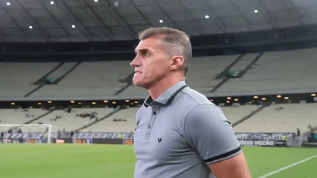 Crédito: Samuel Setubal/O POVO – Vagner Mancini em jogo pelo Ceará