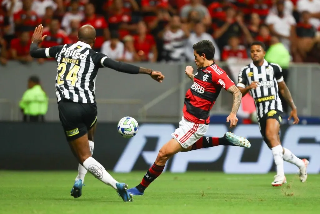 Flamengo e Santos se enfrentam no Mané Garrincha pelo Brasileirão – Foto: Divulgação/Twitter Flamengo
