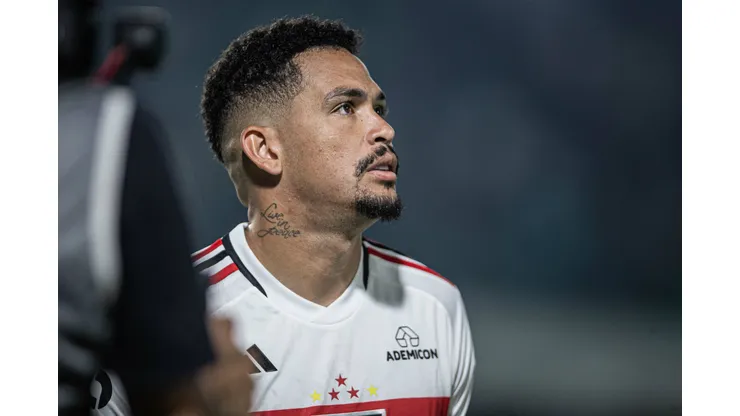 Luciano jogador do São Paulo durante partida contra o Goiás na Serrinha pelo campeonato Brasileiro A 2023. Foto: Isabela Azine/AGIF