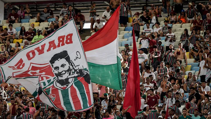 Torcida do Flu não segura a ansiedade, mas mantém a esperança no título - Foto: Thiago Ribeiro/AGIF