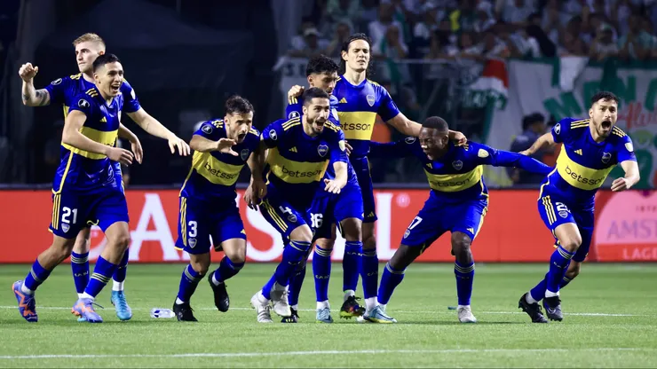 Jogadores do Boca Juniors comemoram vitoria ao final da partida contra o Palmeiras no estadio Arena Allianz Parque pelo campeonato Libertadores 2023. Foto: Marcello Zambrana/AGIF