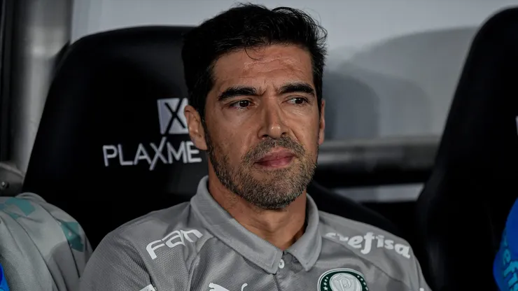 Abel Ferreira tecnico do Palmeiras durante partida contra o Botafogo no estadio Engenhao pelo campeonato Brasileiro A 2023. Foto: Thiago Ribeiro/AGIF