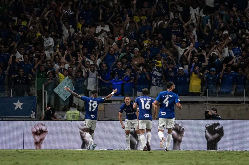 Cruzeiro tem confrontos diretos no Mineirão. Foto: Fernando Moreno/AGIF