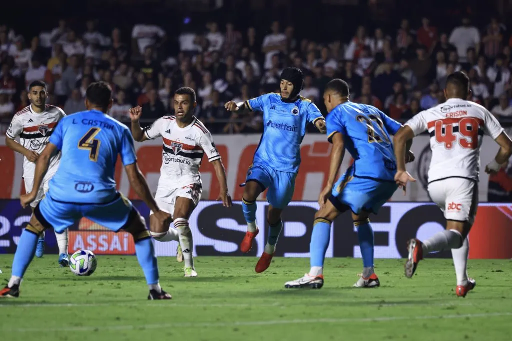 Jogador do Sao Paulo durante partida contra o Cruzeiro no estadio Morumbi pelo campeonato Brasileiro A 2023. Foto: Marcello Zambrana/AGIF