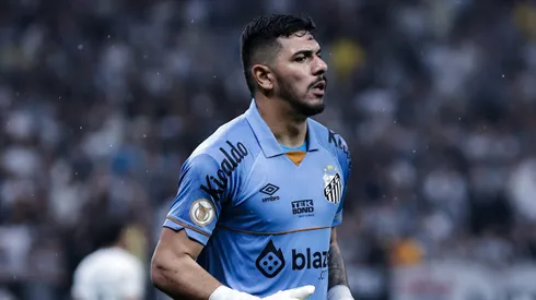 João Paulo, goleiro do Santos, durante partida contra o Corinthians pelo Campeonato Brasileiro – Fabio Giannelli/AGIF