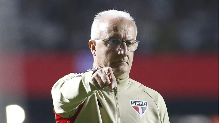 Dorival Júnior técnico do São Paulo em partida pelo Campeonato Brasileiro. Foto: Miguel Schincariol/Getty Images