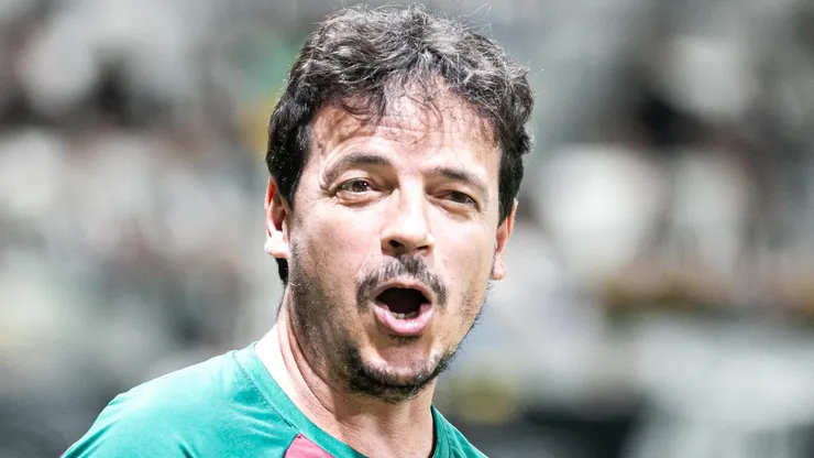 Fernando Diniz em jogo contra o Bahia pelo Campeonato Brasileiro antes da decisão na Libertadores. Foto: Fernando Moreno/AGIF