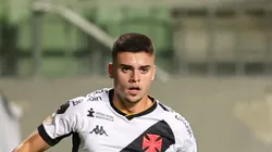 Foto: Gilson Lobo/AGIF - Gabriel Pec marca gol irregular