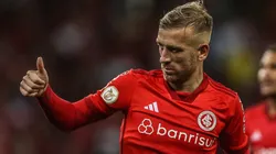 Pedro Henrique jogador do Internacional durante partida contra o América-MG no estádio Beira-Rio pelo campeonato Brasileiro A 2023. Foto: Giancarlo Santorum/AGIF