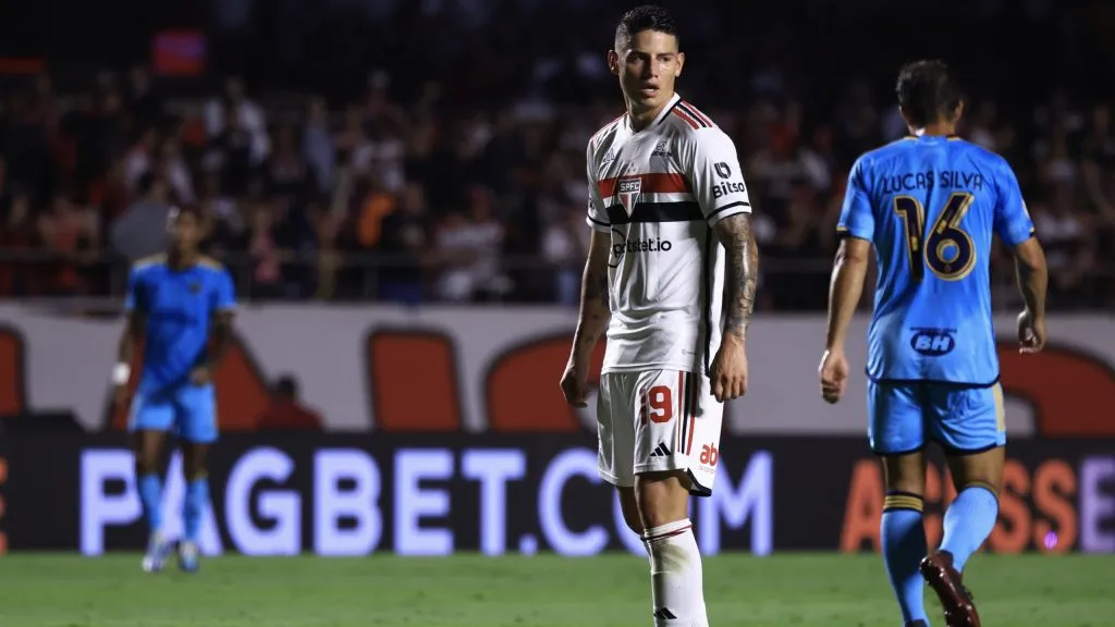 Foto: Marcello Zambrana/AGIF – James saiu  no segundo tempo