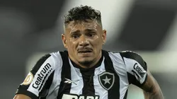 Artilheiro do Botafogo não foi bem na vitória do Palmeiras - Foto: Jorge Rodrigues/AGIF.