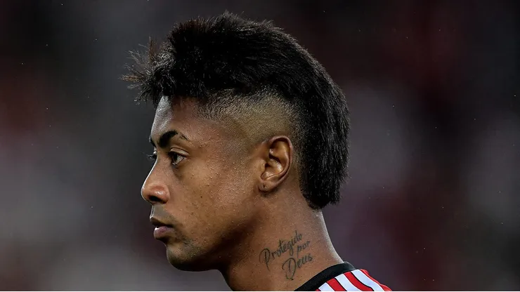 Bruno Henrique com a camisa do Flamengo Foto: Thiago Ribeiro/AGIF
