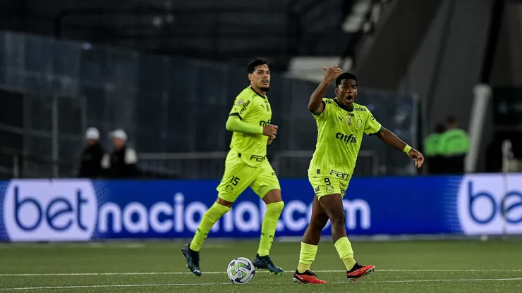 Foto: Thiago Ribeiro/AGIF - Endrick foi o heroi do Palmeiras