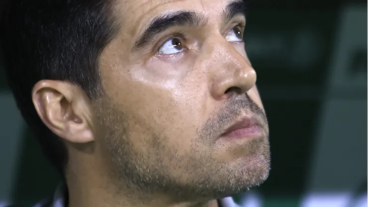 Foto: Marcello Zambrana/AGIF - Abel Ferreira em partida do Palmeiras pelo Campeonato Brasileiro