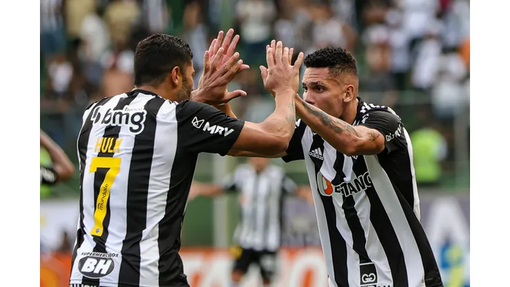 Scarpa manda a real sobre Paulinho e Hulk Foto: Gilson Junio/AGIF