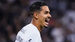Foto: Marcello Zambrana/AGIF - Lucas Veríssimo em partida do Corinthians pelo Campeonato Brasileiro