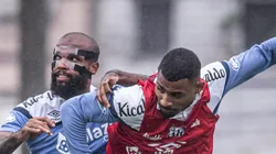 Joaquim e Messias estão pendurados contra o Flamengo. Foto: Raul Baretta/ Santos FC.