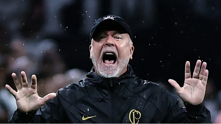 Foto: Fabio Giannelli/AGIF - Mano Menezes terá desfalque no próximo jogo do Corinthians
