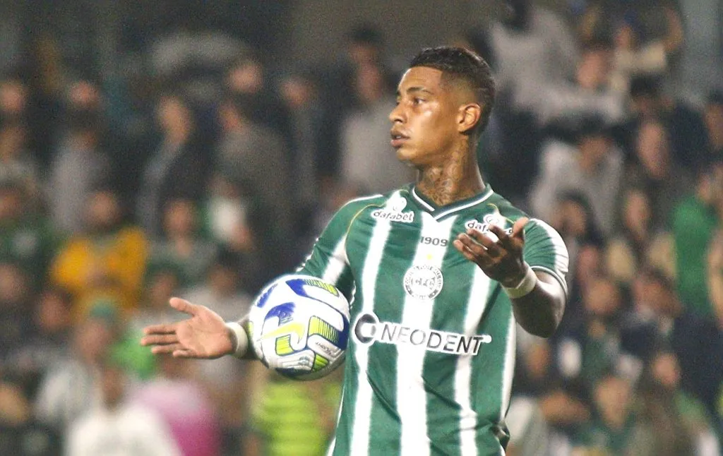 Alef Manga durante partida contra o Internacional Gabriel Machado/AGIF