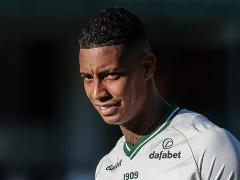 Situação de Alef Manga vem à tona e volta de atacante gera polêmica