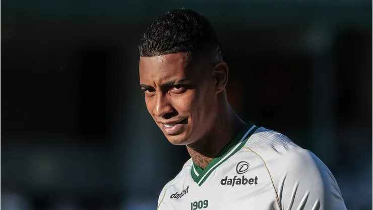 Manga em ação nos tempos de Coritiba. Foto: Robson Mafra/AGIF