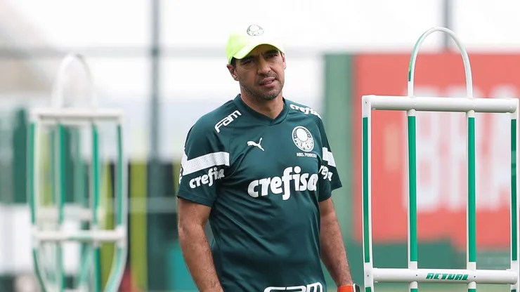 Abel Ferreira durante treinamento, na Academia de Futebol. Foto: Cesar Greco/Palmeiras