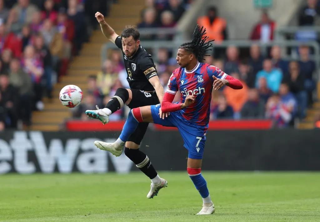 Matías Viña atuando pelo Sassuolo. Foto: Tom Dulat/Getty Images