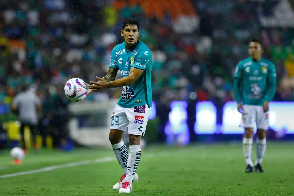 Romero em ação pelo León, do México – Foto: Leopoldo Smith/Getty Images