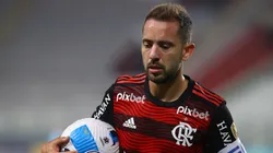 Éverton Ribeiro vestiu a camisa do Fla nas últimas sete temporadas - Foto: Leonardo Fernandez/Getty Images