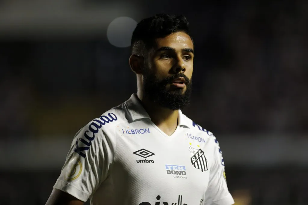 Felipe Jonatan pode estar de saída do Santos. (Photo by Ricardo Moreira/Getty Images)