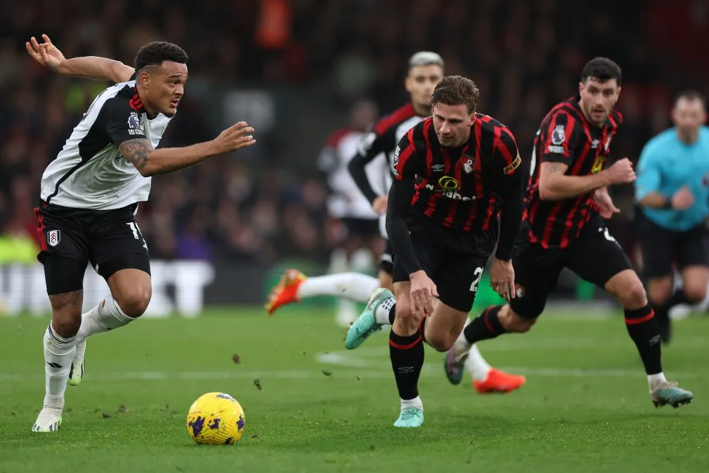 Rodrigo Muniz em jogo pelo Fulham. (Photo by Michael Steele/Getty Images)