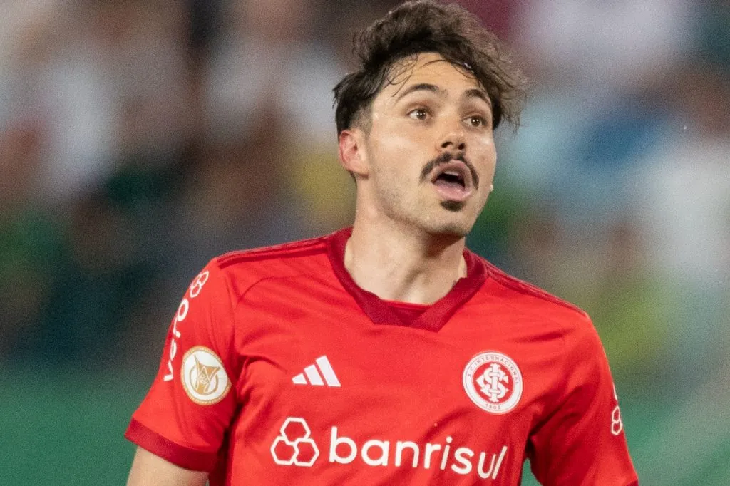 Mauricio jogador do Internacional durante partida contra o Cuiaba no estadio Arena Pantanal pelo campeonato Brasileiro A 2023. Foto: Gil Gomes/AGIF