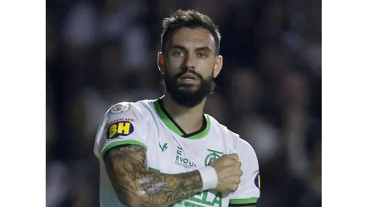 Atacante entrou na mira - Foto: Wagner Meier/Getty Images.