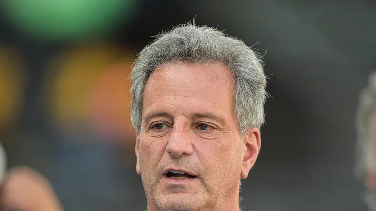 Landim recebe info no mercado da bola. Foto: Thiago Ribeiro/AGIF
