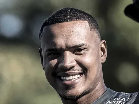 John encaminha volta ao Brasil, mas não para o Santos