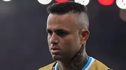 Foto: Thiago Ribeiro/AGIF - Luan em partida do Grêmio no Campeonato Brasileiro
