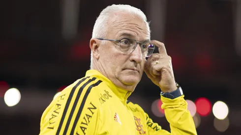 Dorival Júnior escancarou o conflito que resultou em mudanças problemáticas para o Mengão – Foto: Jorge Rodrigues/AGIF