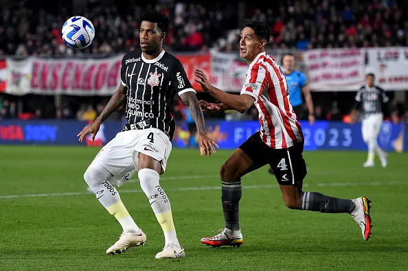 Foto: Marcelo Endelli/Getty Images – Gil será reforço do Santos no ano que vem