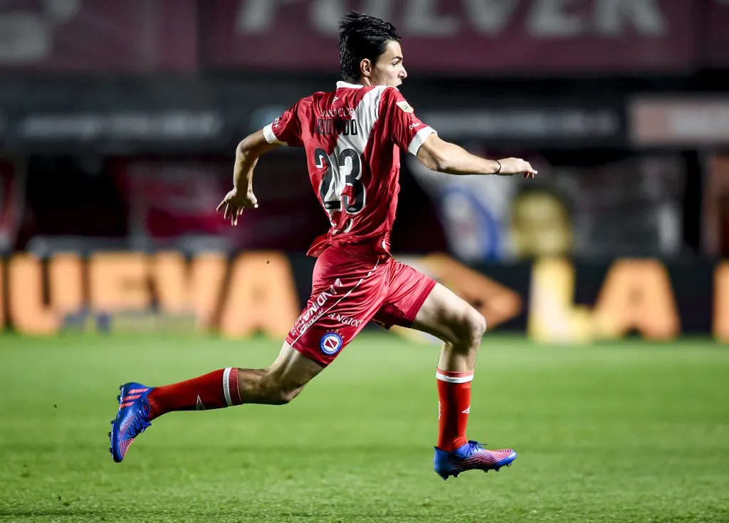 Redondo, camisa 23 do Argentinos Juniors, é uma das maiores promessas da Argentina – Foto: Marcelo Endelli/Getty Images