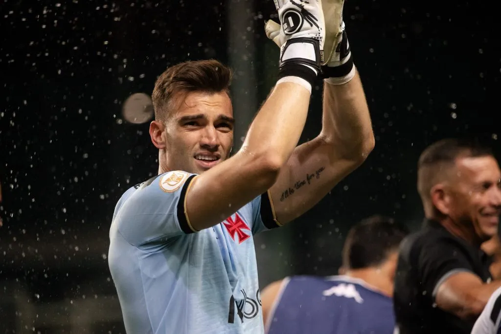 Léo Jardim e Halls serão os goleiros da temporada de 2024 – Fotos: Leandro Amorim/Vasco.