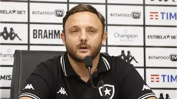 Foto: Vitor Silva/Botafogo - André Mazzuco anunciou dois jogadores