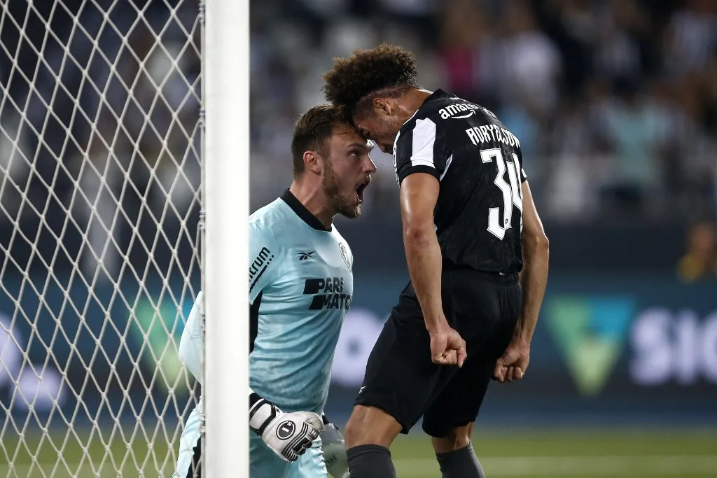 Lucas Perri e Adryelson durante a última temporada pelo Botafogo. Foto:  Wagner Meier/Getty Images